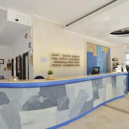 Continental 3* Πέζαρο